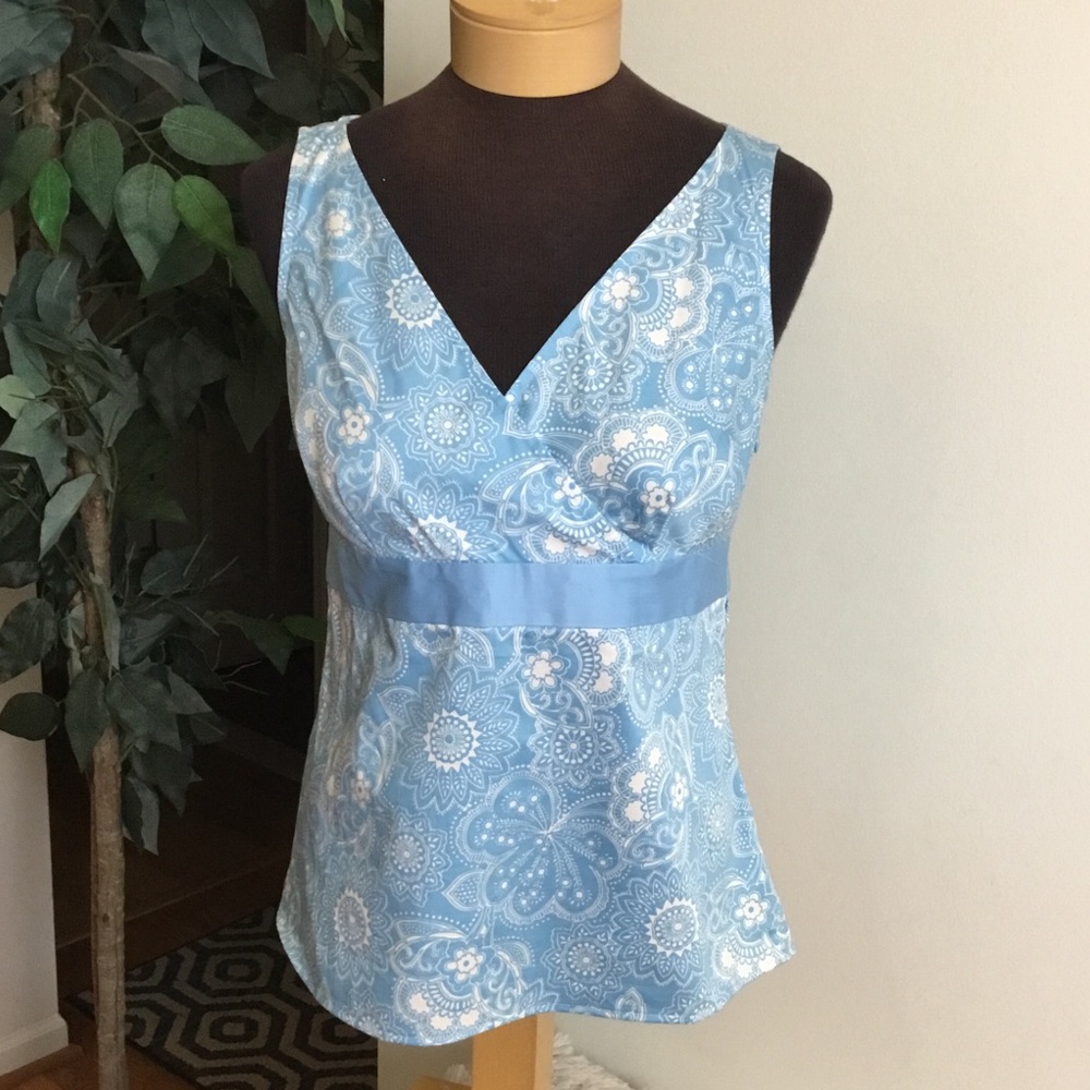 .🎈 Ann Taylor Loft 6P blue & white floral tank
